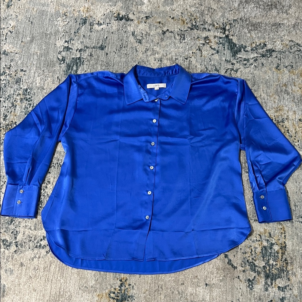 SZ XL Loft Blue button up silky blouse - Like new